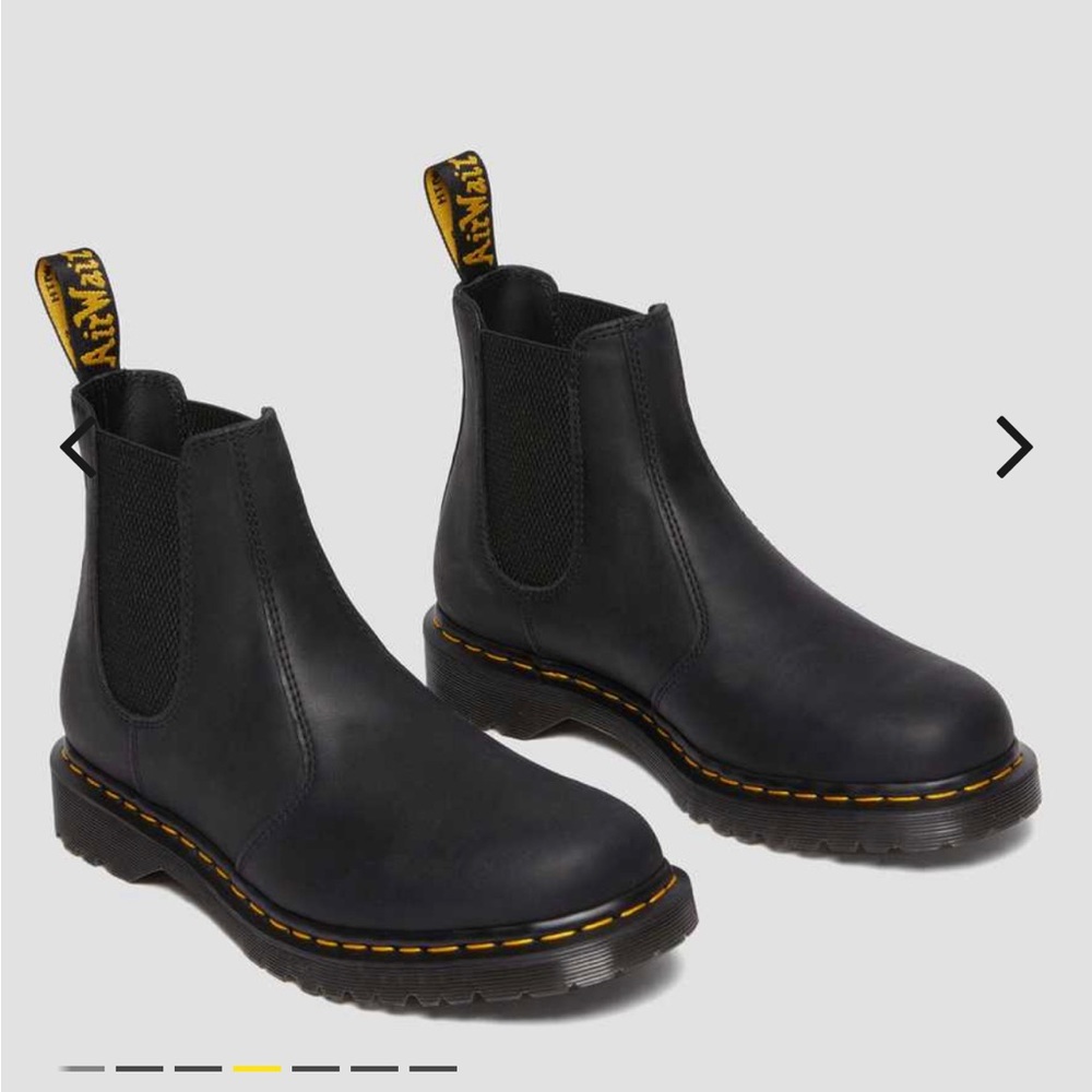 Dr Marten Black leather Chelsea boots